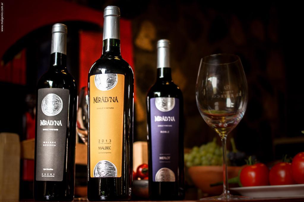 Cachí Miraluna Bodega Boutique מראה חיצוני תמונה